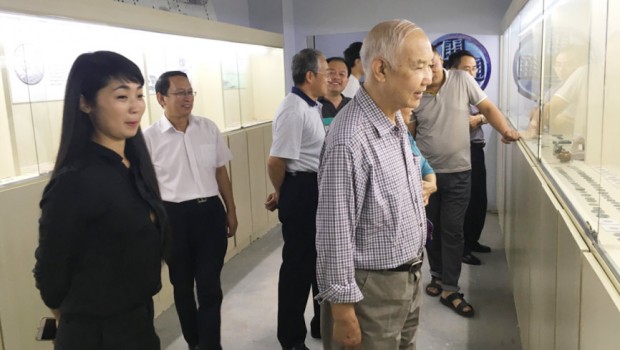 山东省文化厅视察泰丰购物广场古玩市场