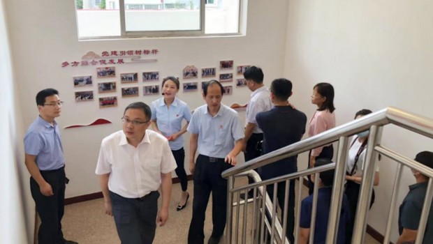 潍坊市委组织部到泰和苑党群服务站调研红色物业创建工作